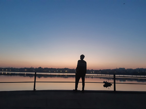 Sunrise at Madiwala Lake. Photo from Wikimedia Commons.